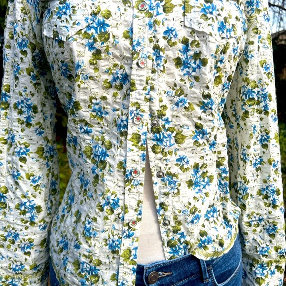 Nine & Company Vintage Floral 🌹 Button-Up Shirt - Picture 2 of 8